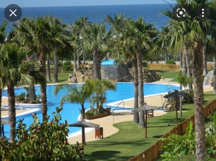 萨阿拉德洛斯阿图内斯1Ra Linea Playa Zahara Atlanterra Piscina Parking公寓 外观 照片